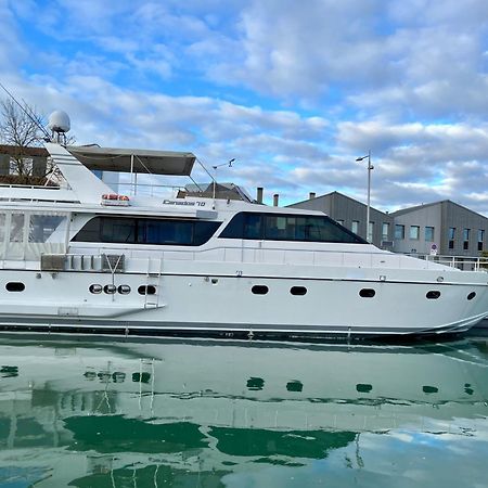 Yacht Aquamarina Vieux Port La Rochelle Hotel La Rochelle  Ngoại thất bức ảnh