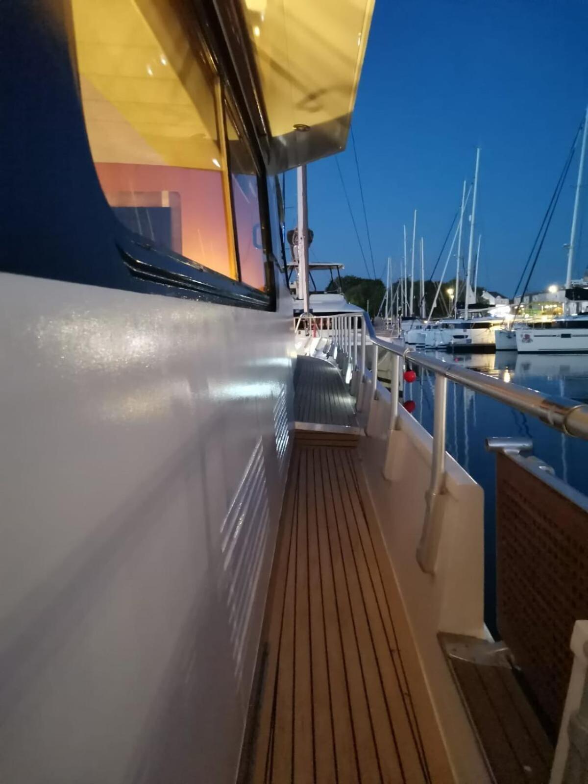Yacht Aquamarina Vieux Port La Rochelle Hotel La Rochelle  Ngoại thất bức ảnh