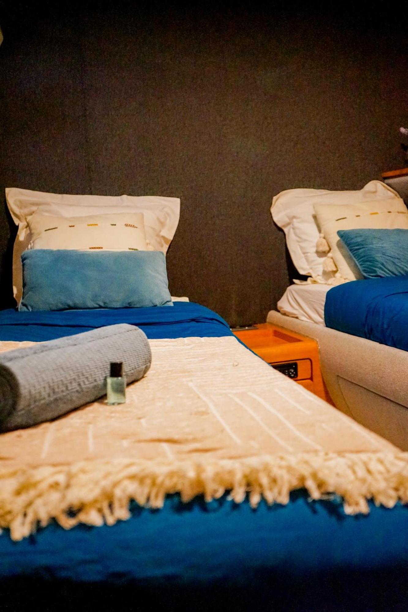 Yacht Aquamarina Vieux Port La Rochelle Hotel La Rochelle  Ngoại thất bức ảnh