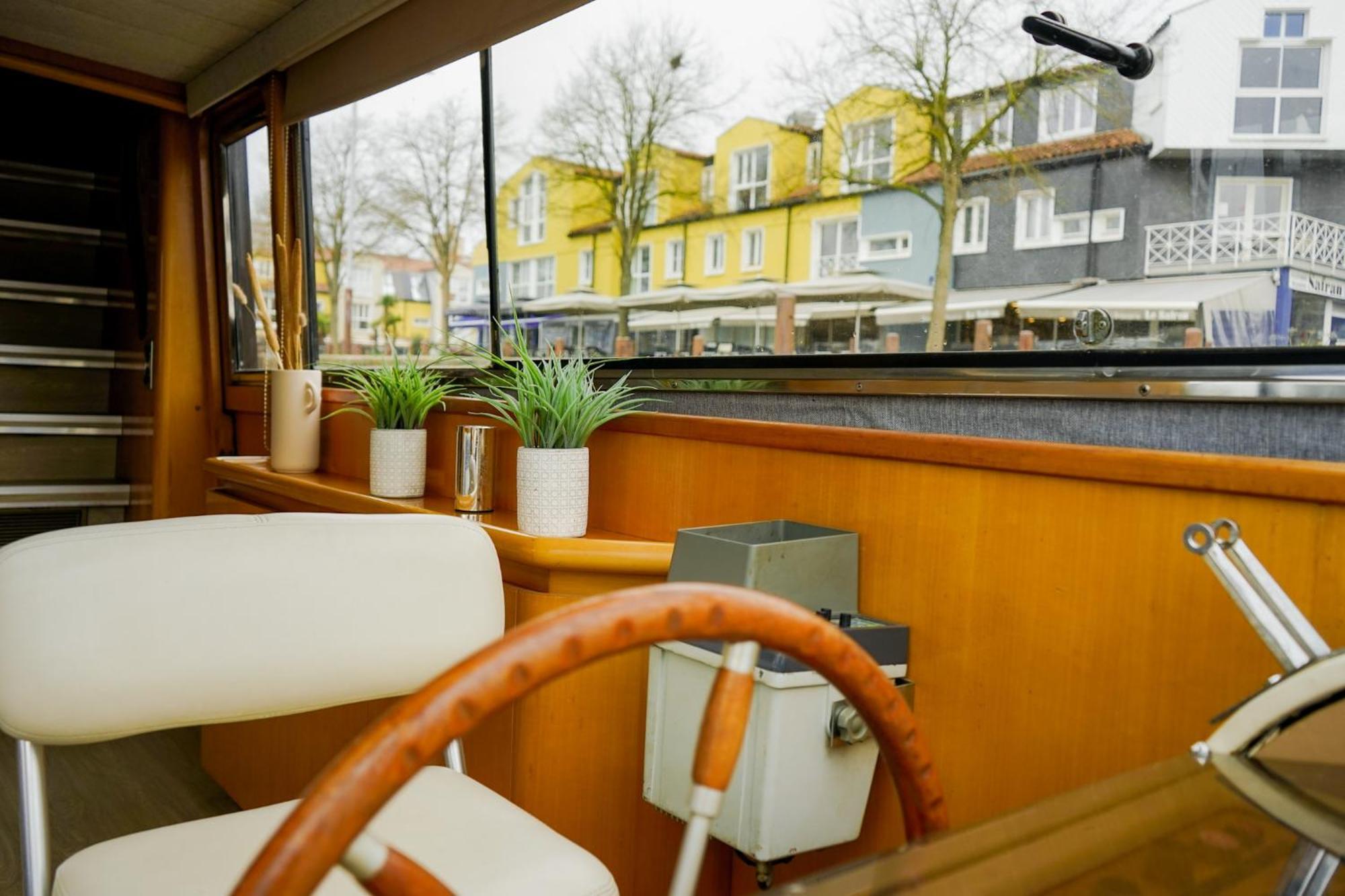 Yacht Aquamarina Vieux Port La Rochelle Hotel La Rochelle  Ngoại thất bức ảnh